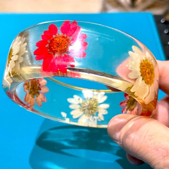 Jewelry - Vintage Acrylic Lucite Bracelet Bangle